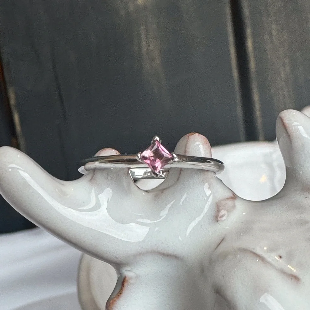 10KWG Princess With A Twist Pink Tourmaline Ring